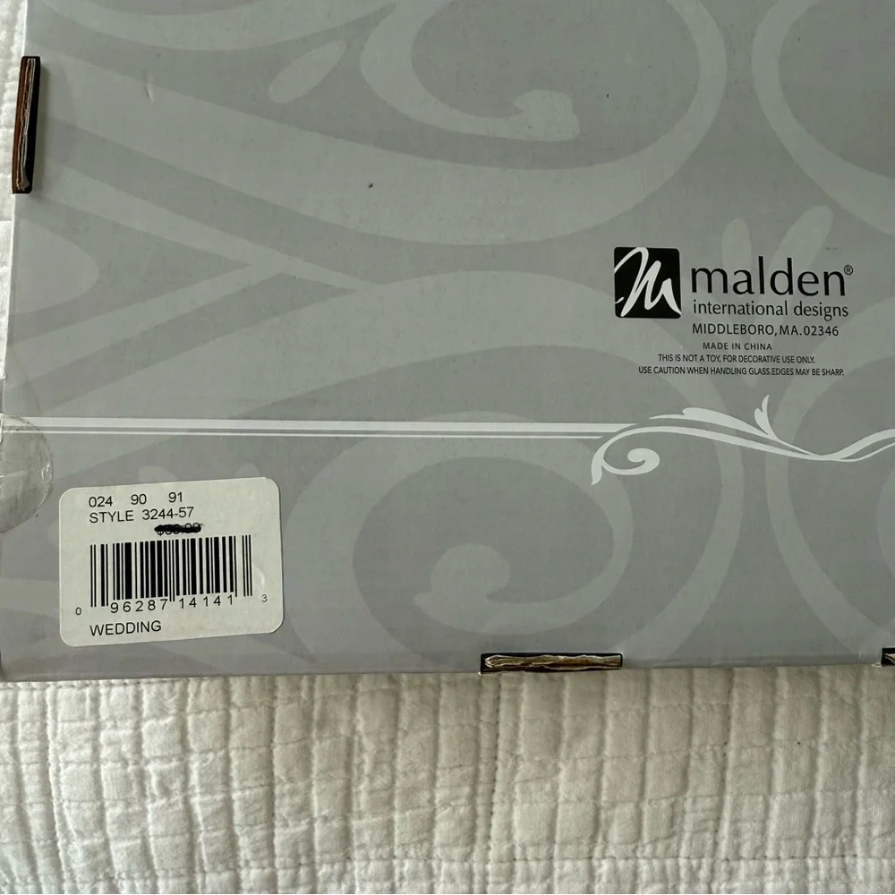 NIB Mr & Mrs Wedding Picture Frame 5x7